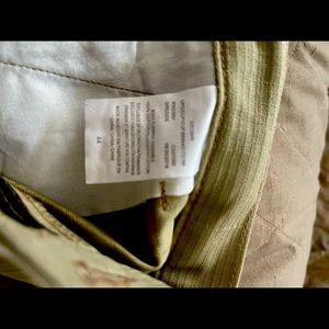 Dickies Size 44 tan shorts NWT. A must have!😀